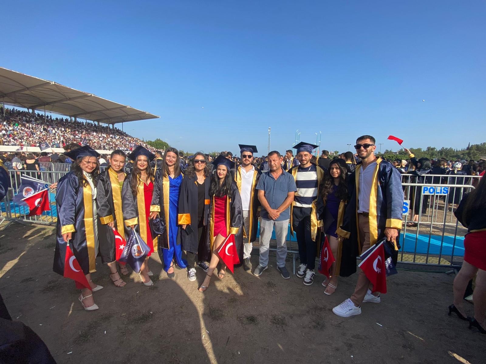 Mezuniyet T&ouml;reni detayı için tıklayınız