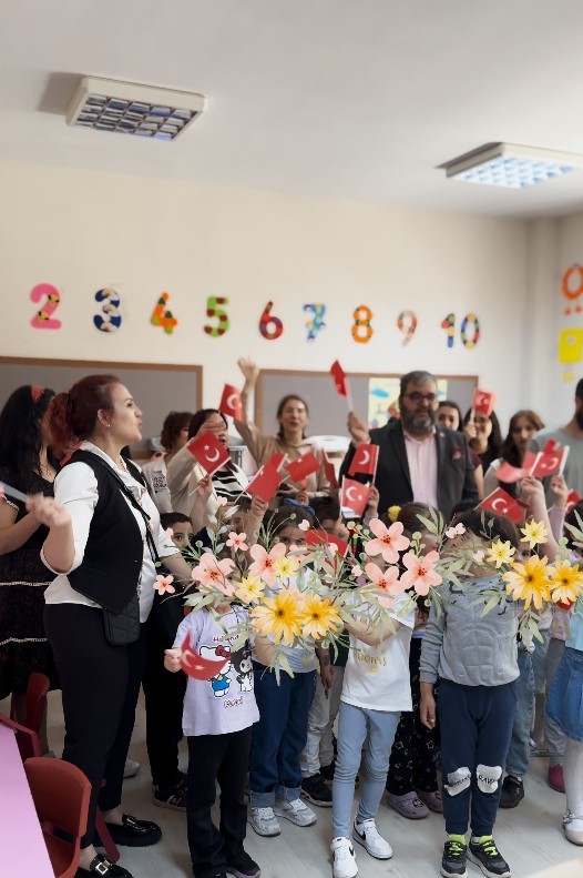 Minik Adımlarla Büyük Etkiler: Mersin Üniversitesi’nden Anlamlı 23 Nisan Etkinliği detayı için tıklayınız