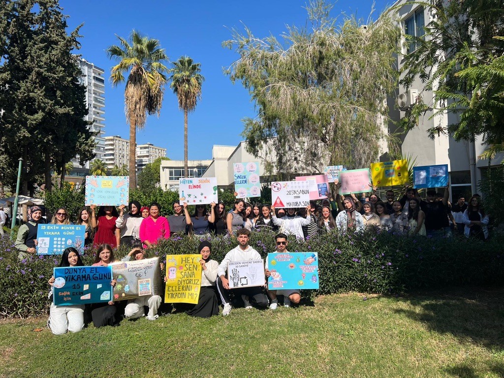 Sağlık Hizmetleri Meslek Y&uuml;ksekokulumuzda D&uuml;nya El Yıkama G&uuml;n&uuml; Etkinliği detayı için tıklayınız