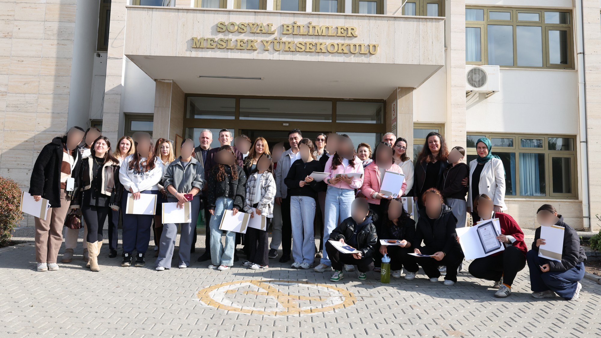 &Uuml;niversitemiz ve Aile Sosyal Hizmetler İl M&uuml;d&uuml;rl&uuml;ğ&uuml;&rsquo;nden &Ouml;rnek İş Birliği Projesi detayı için tıklayınız