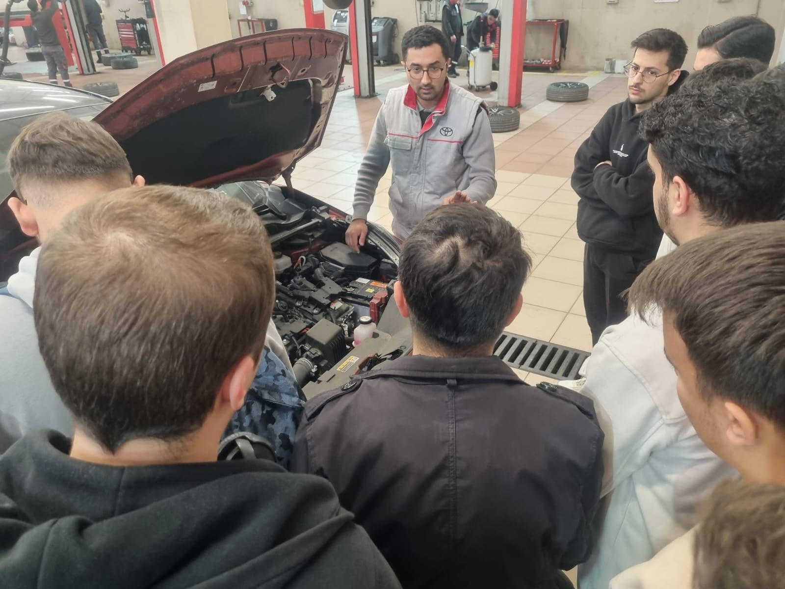 Hybrid ve Elektrikli Otomobiller  uygulamalı eğitim detayı için tıklayınız