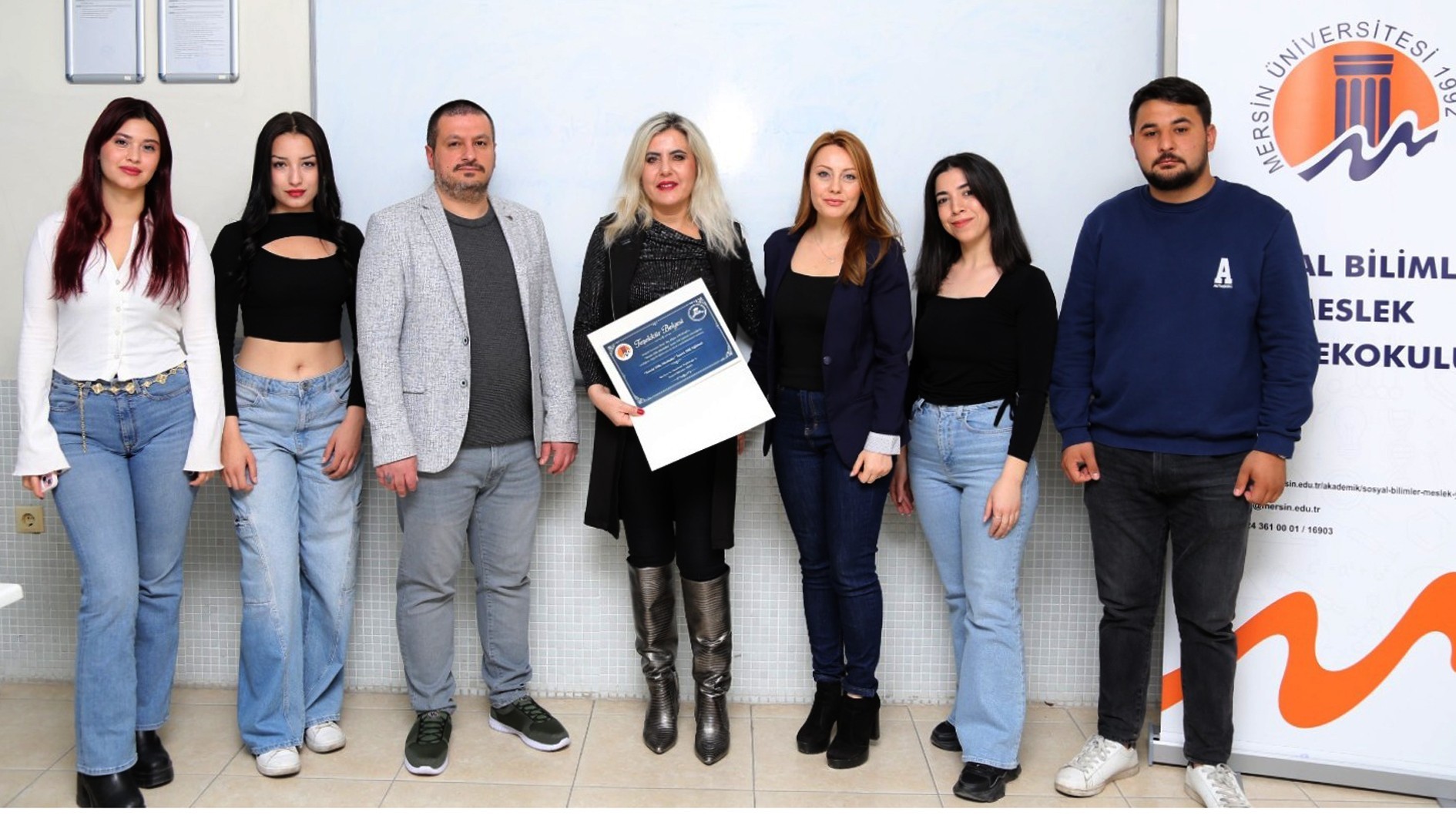 &Uuml;niversitemizde Sosyal Farkındalık Adımı: &Ouml;ğrencilerimiz İşaret Dili Eğitimiyle Engelleri Aşıyor detayı için tıklayınız