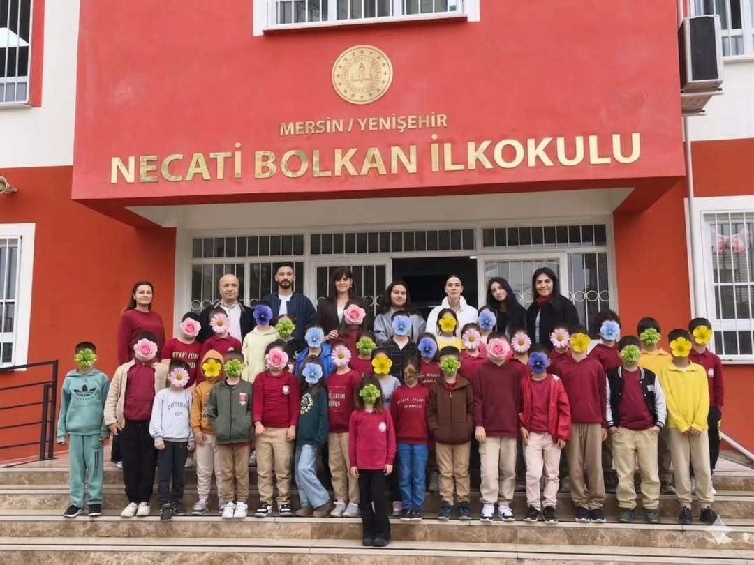 K&uuml;t&uuml;phane Haftası&rsquo;nda Bir Okula K&uuml;t&uuml;phane Kazandıracak Kitap Toplandı detayı için tıklayınız
