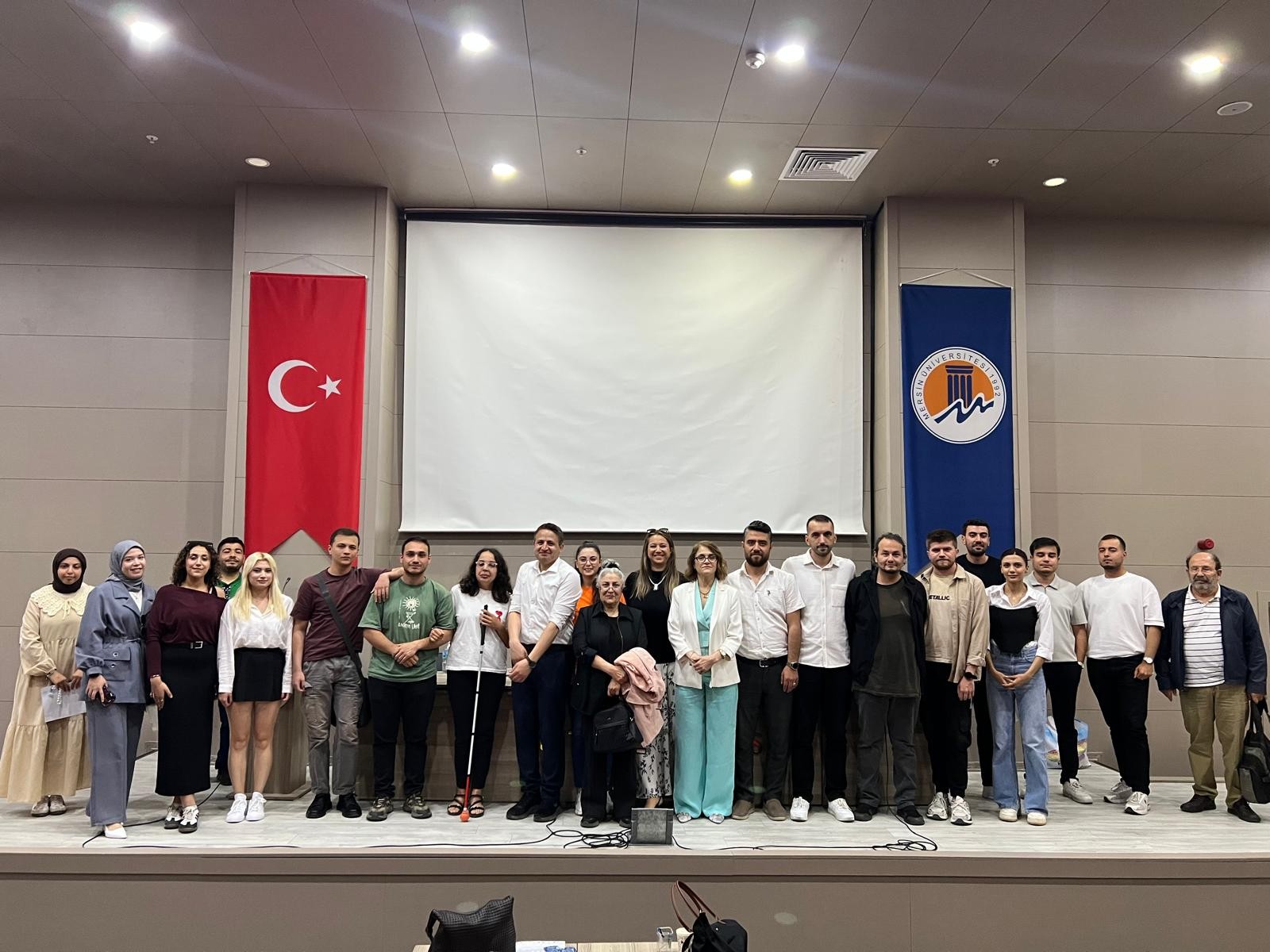 Mersin &Uuml;niversitesi&rsquo;nde T&Uuml;BİTAK 1001 &ndash; Medeniyetlerin Beşiğinde: Teknoloji ile Zenginleştirilmiş &Ccedil;ok K&uuml;lt&uuml;rl&uuml; Eğitim Uygulamaları Projesinin Sonu&ccedil;larının Paylaşımı ve Yayılımına Y&ouml;nelik Eğitim Ger&ccedil;ekleştirildi. detayı için tıklayınız